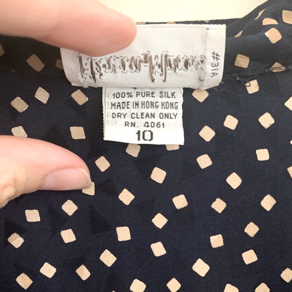 100% silk vintage Neiman Marcus dress. - Picture 3 of 4